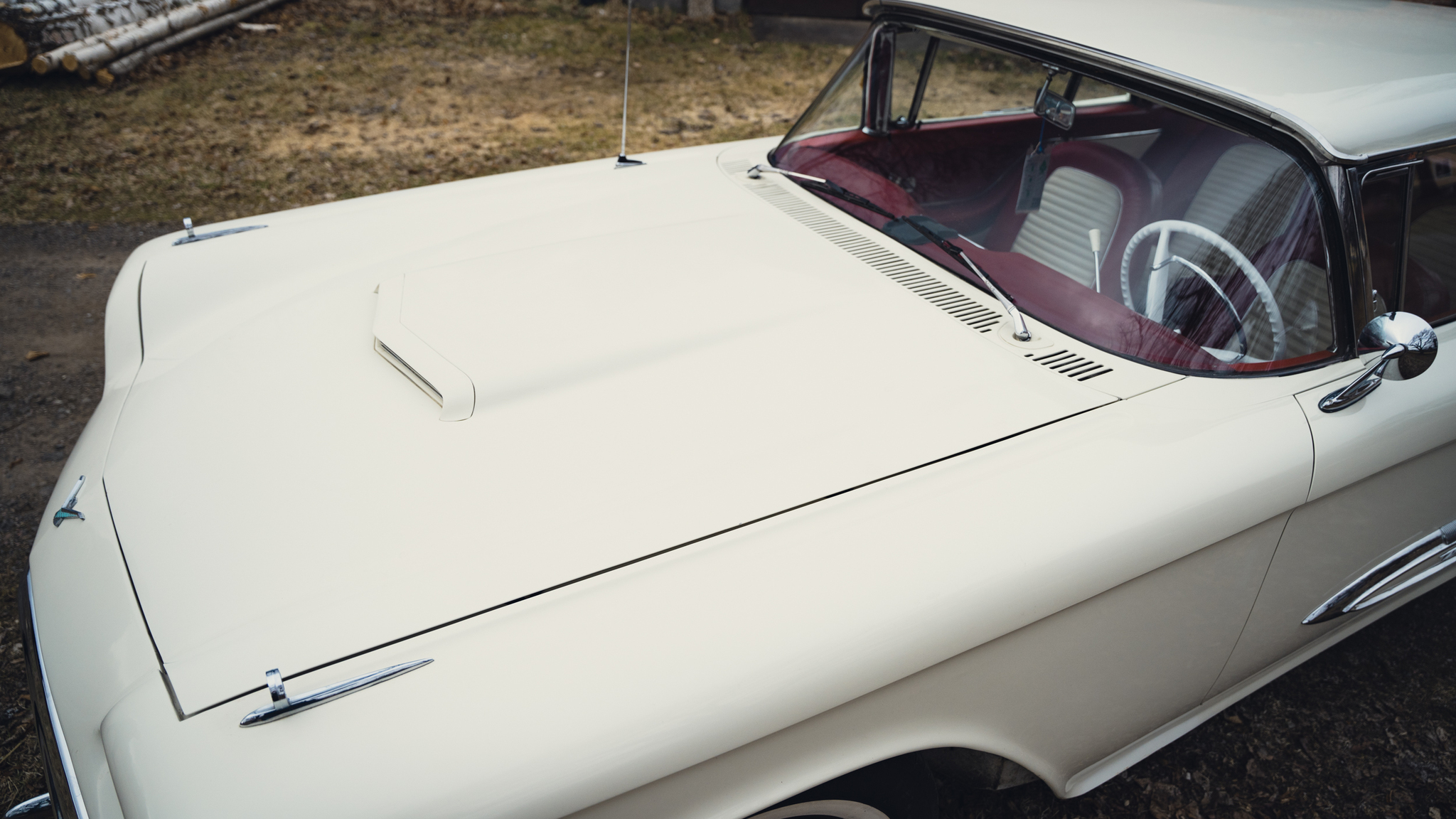 Exteriörbild på 1959 Ford Thunderbird hardtop