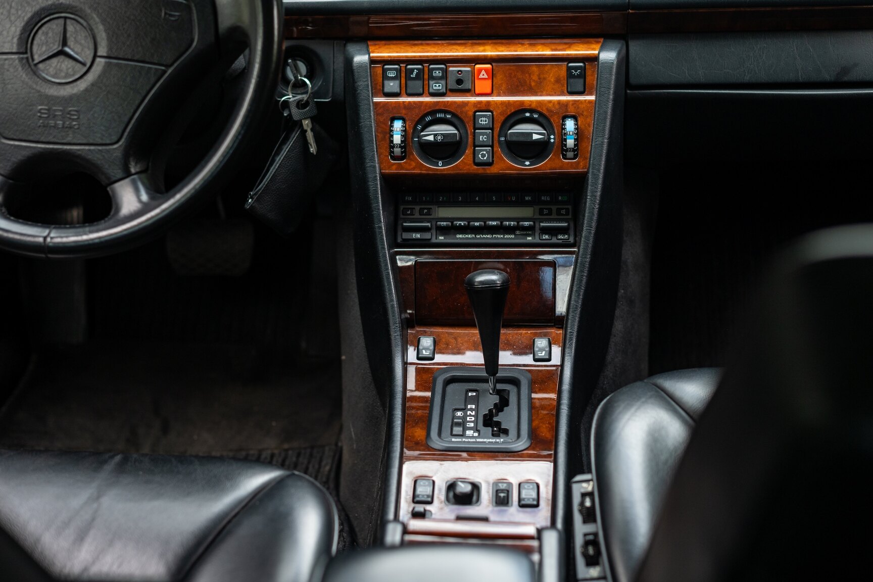 Interior image of 1993 Mercedes-Benz 400 E