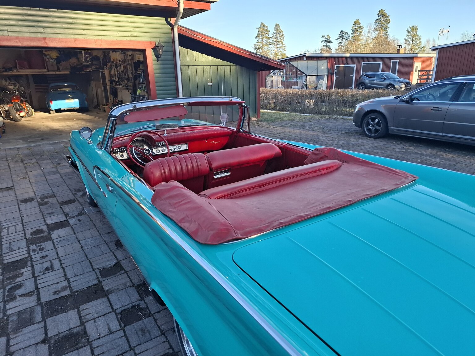 Exteriörbild på 1961 Chrysler Newport Cabriolet