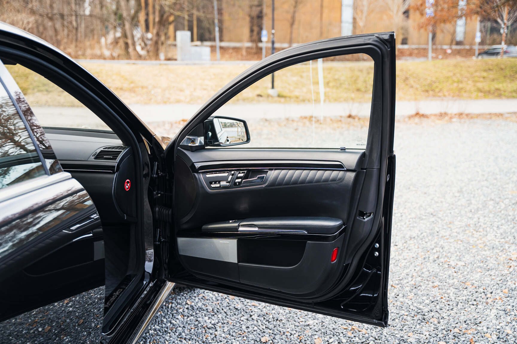 Interior image of 2011 Mercedes-Benz S600