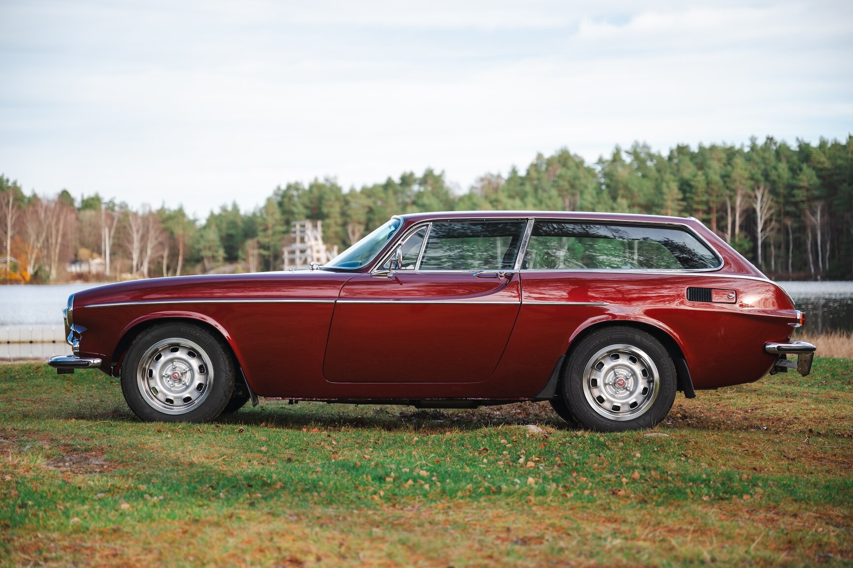Exterior image of 1972 Volvo 1800 ES