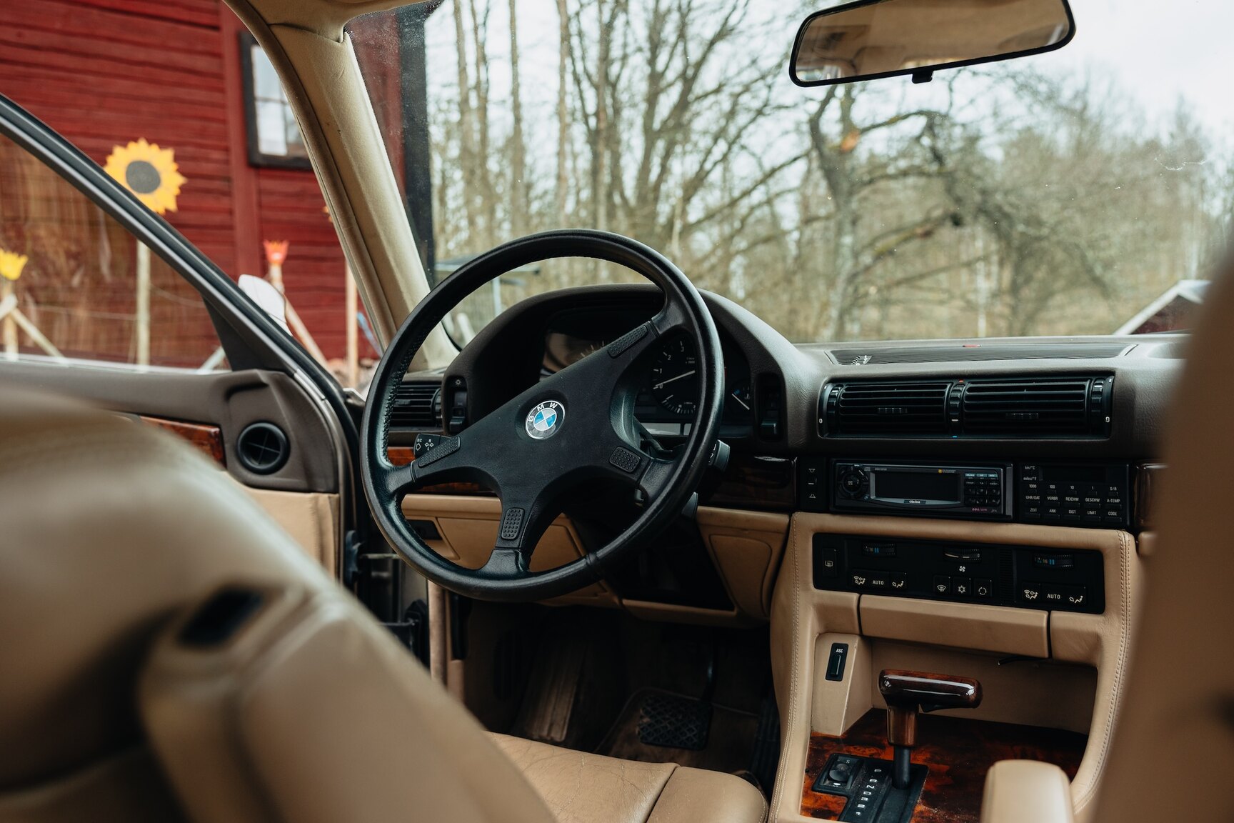 Innenraumfoto von 1990 BMW 750iL (29)