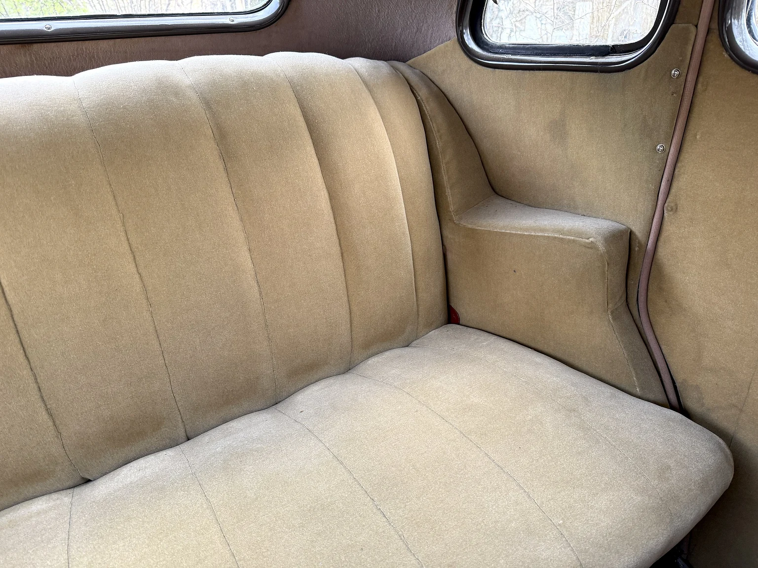 Interiörbild 1936 Ford 214A Fordor (42)