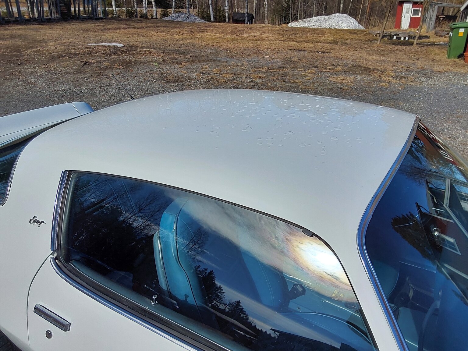 Exteriörbild på 1975 Pontiac Firebird Esprit 