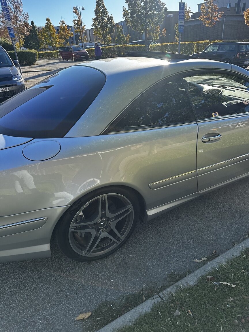 Exterior image of 2004 Mercedes-Benz CL 55 AMG