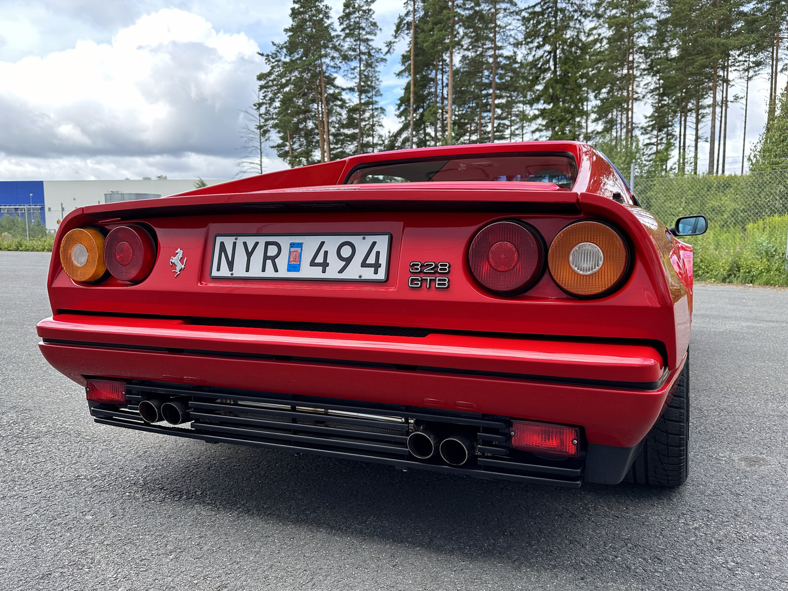 Exteriörbild på 1988 Ferrari 328 GTB