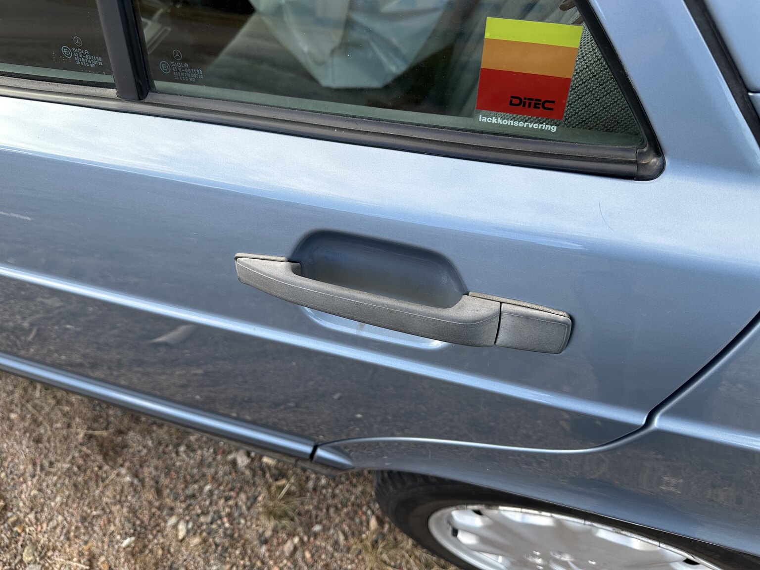 Exterior image of 1988 Mercedes-Benz 190 E