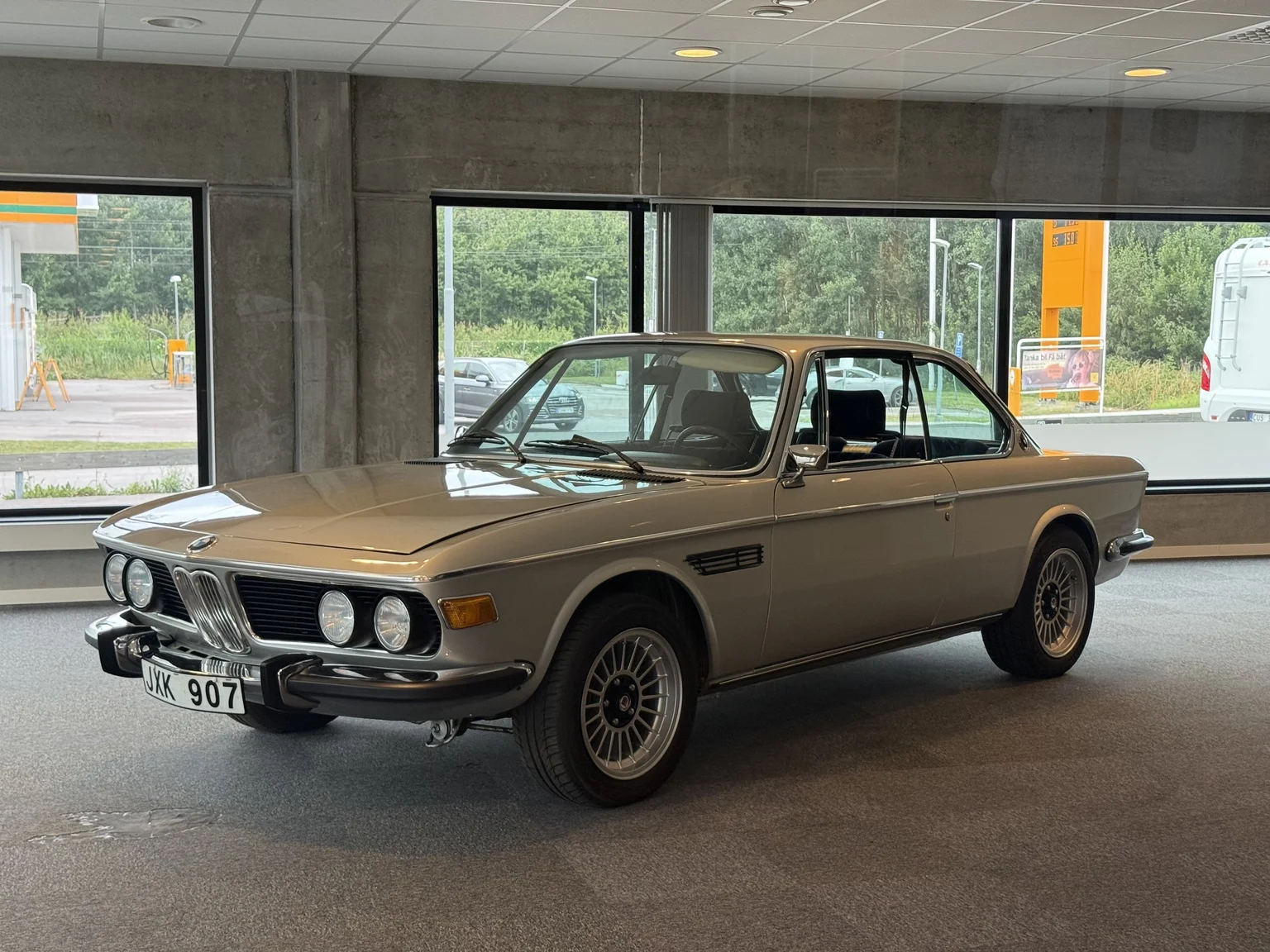Exterior image of 1972 BMW E9 3.0 CSI (2)