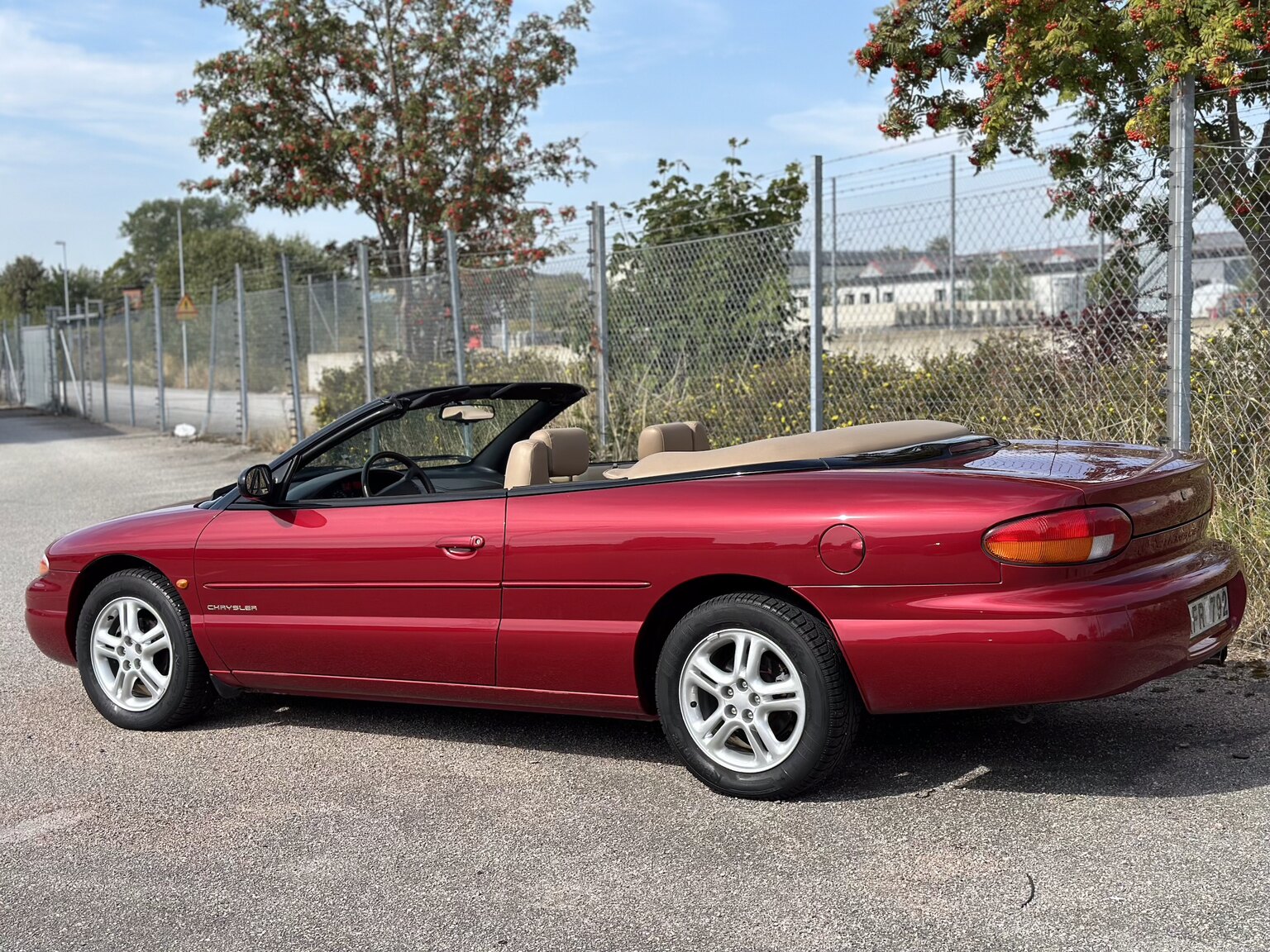 Exteriörbild på 1996 Chrysler Stratus Cabriolet