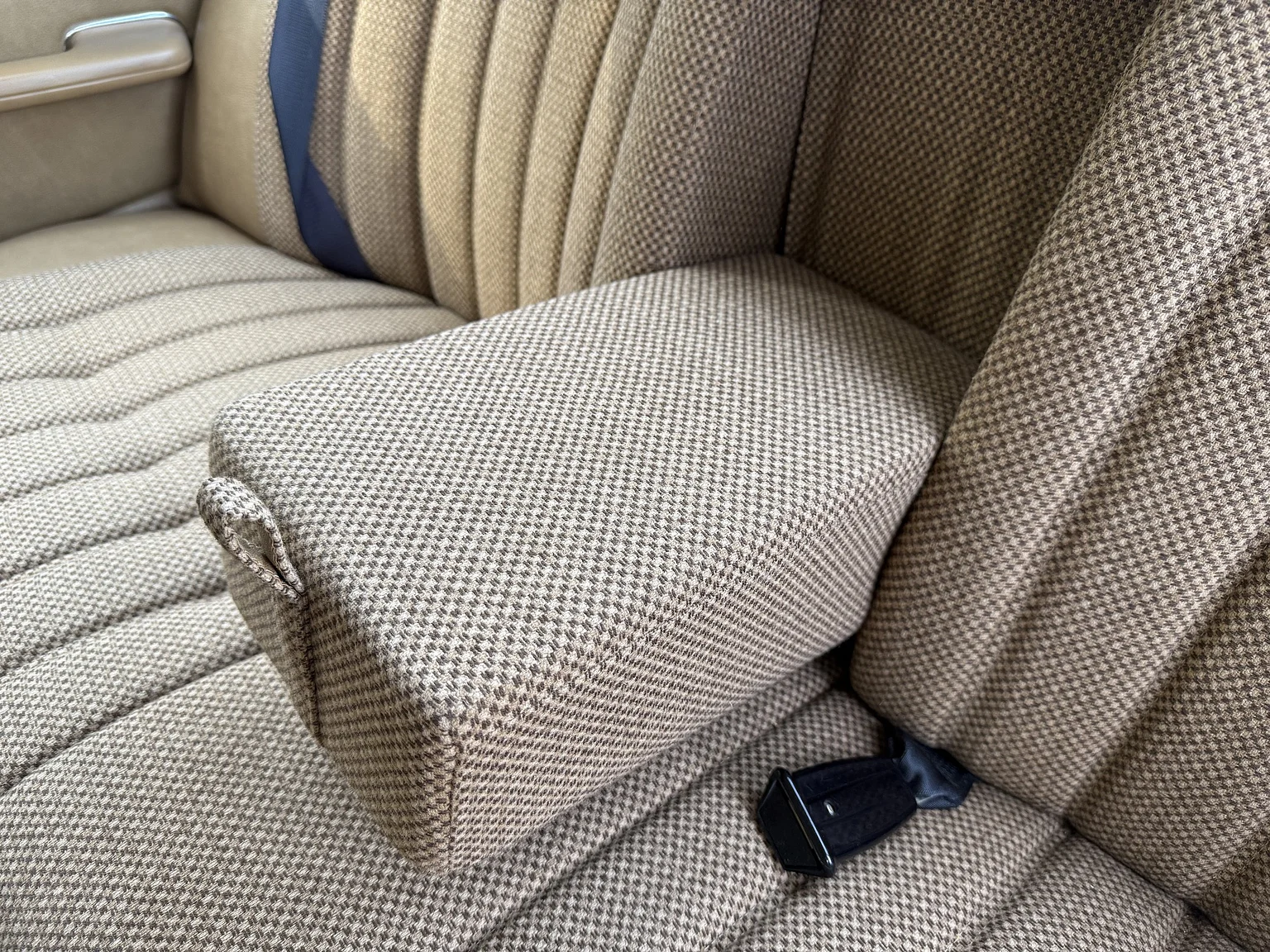 Innenraumfoto von 1974 Mercedes-Benz 230 Automatic (56)