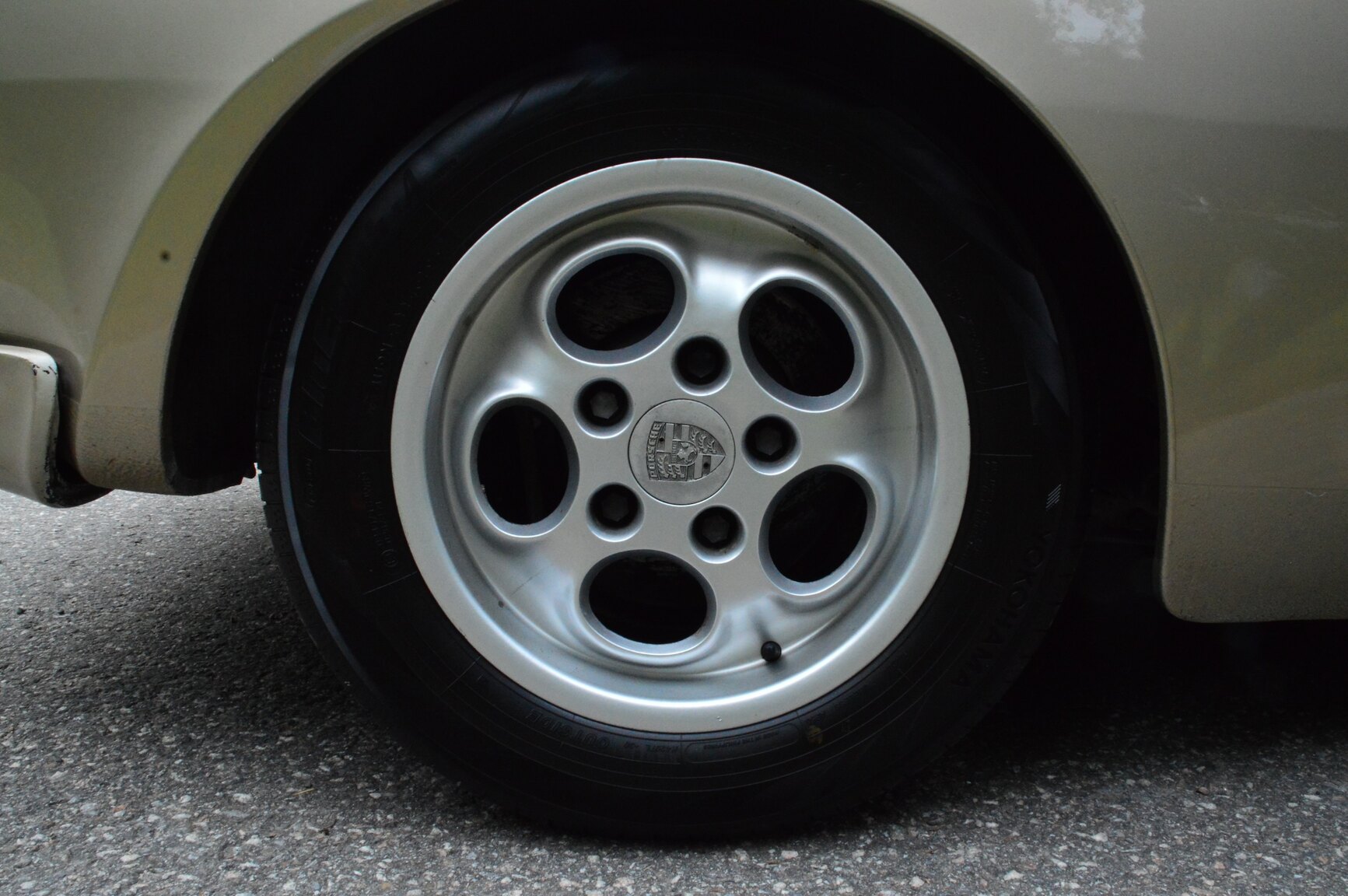 Exteriörbild på 1986 Porsche 944 Coupé