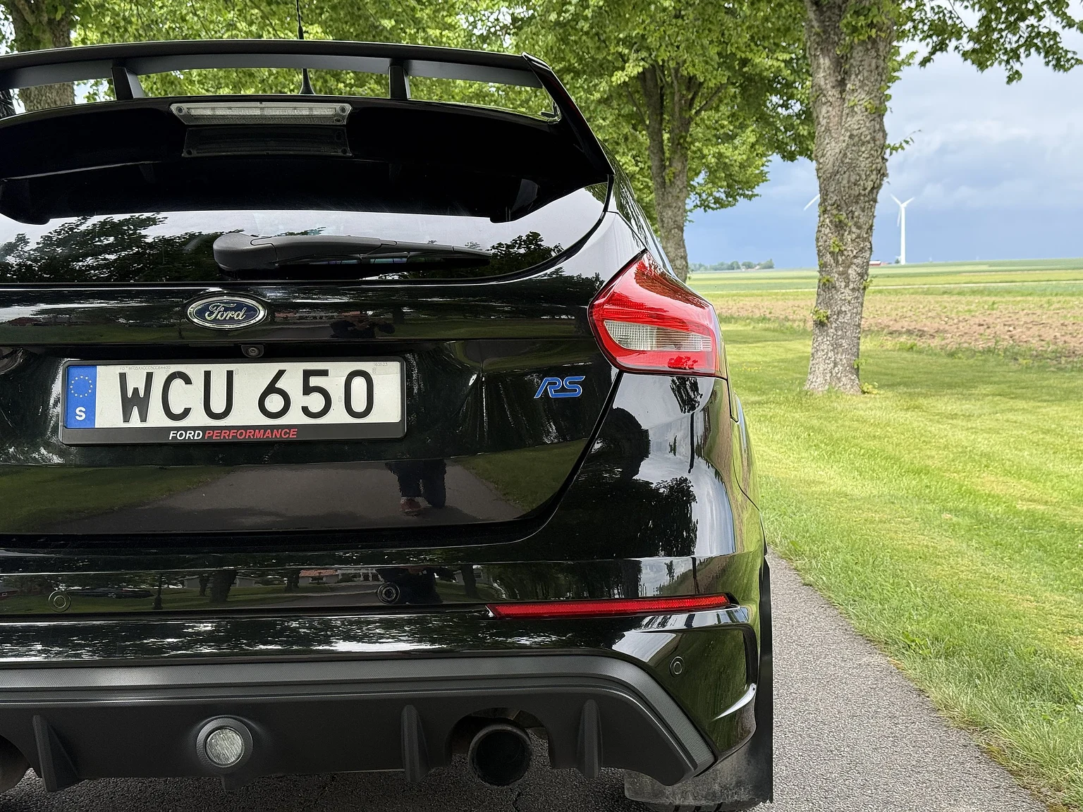 Exteriörbild på 2016 Ford Focus RS (32)