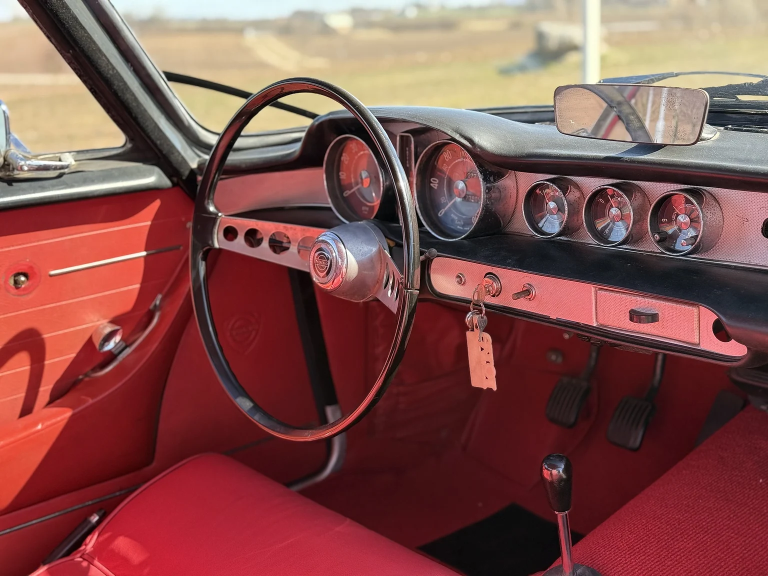 Innenraumfoto von 1966 Volvo P 1800S (35)