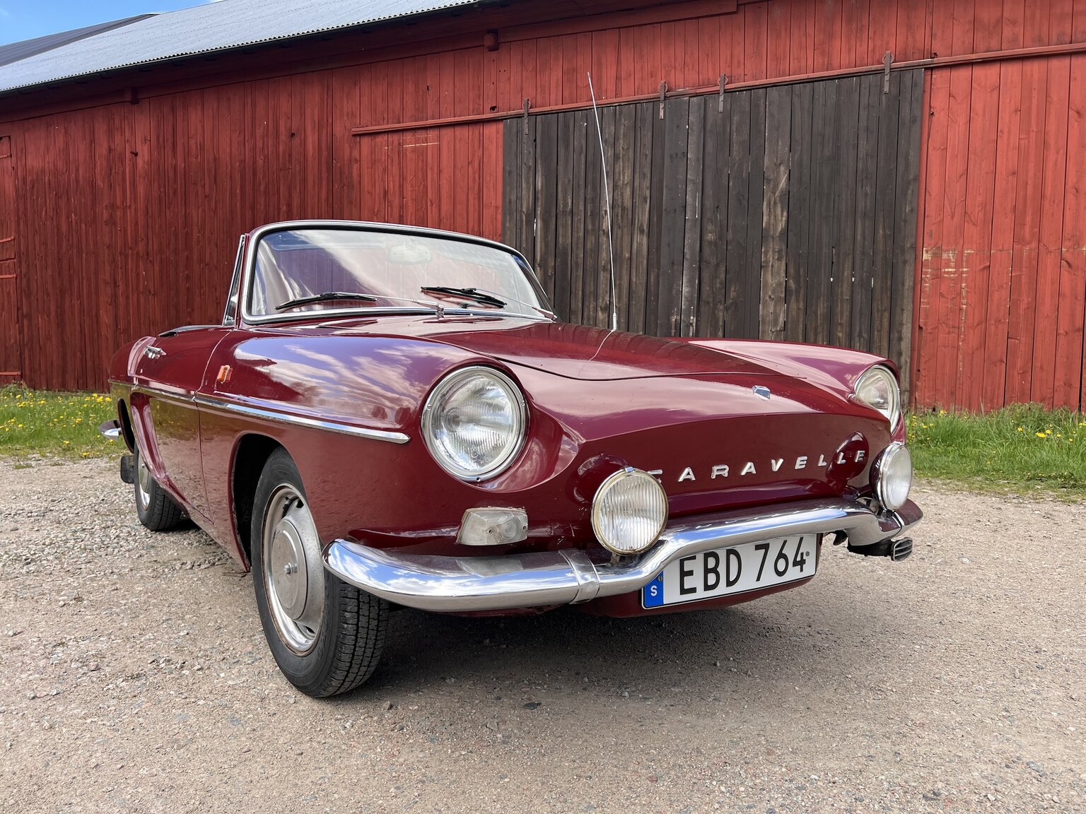 Exterior image of 1967 Renault Caravelle Coupé