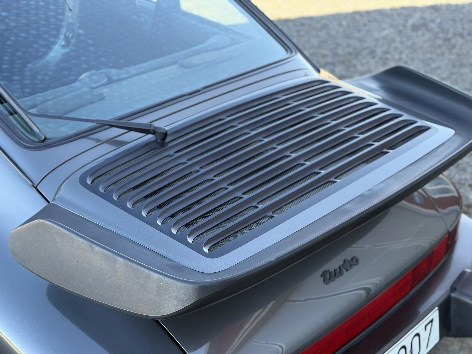 Aussenfoto 1989 Porsche 911 / 930 3.3 Turbo 5-speed (30)