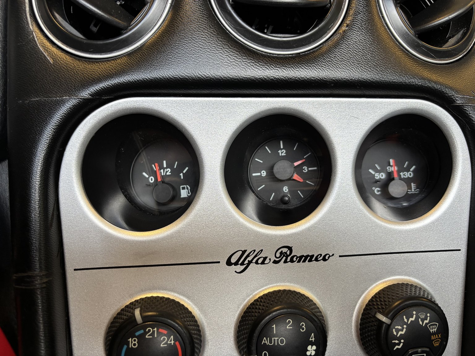 Interior image of 2000 Alfa Romeo Spider 2.0 T.Spark 16V