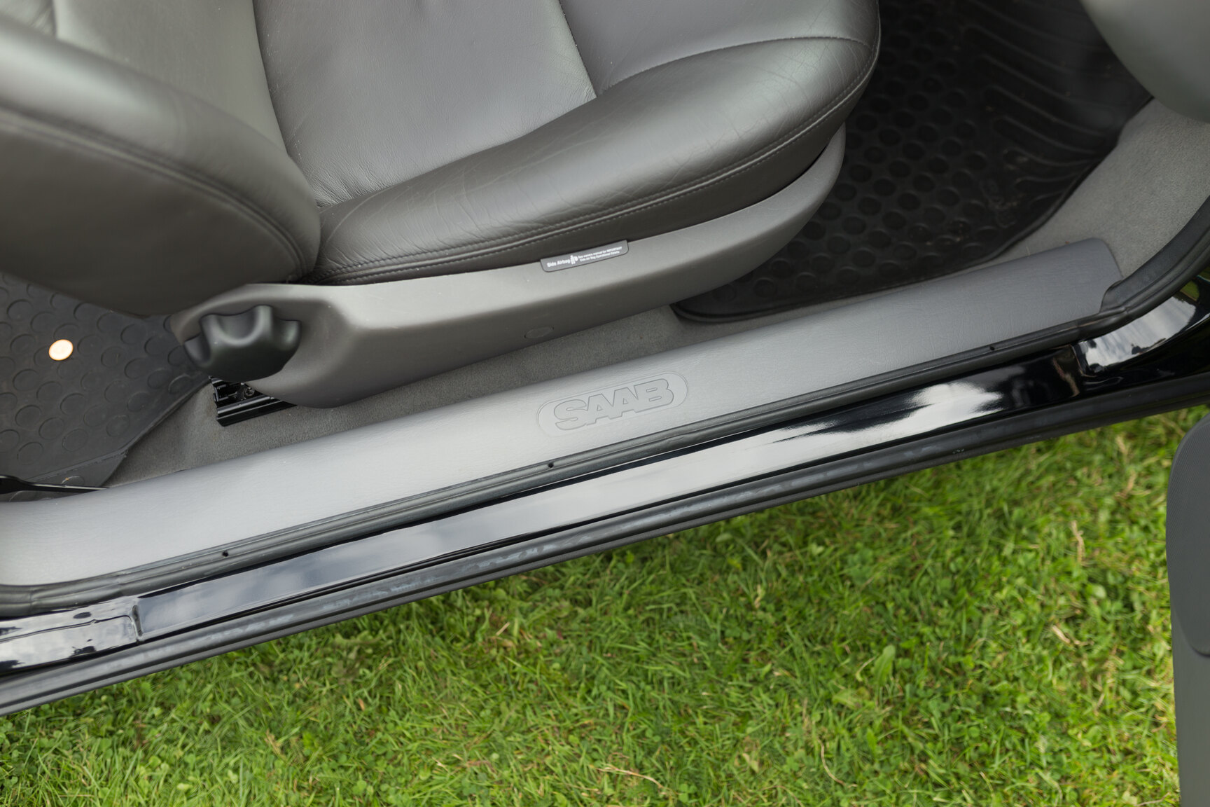 Interior image of 1998 Saab 9-3 SE 2.0T Convertible