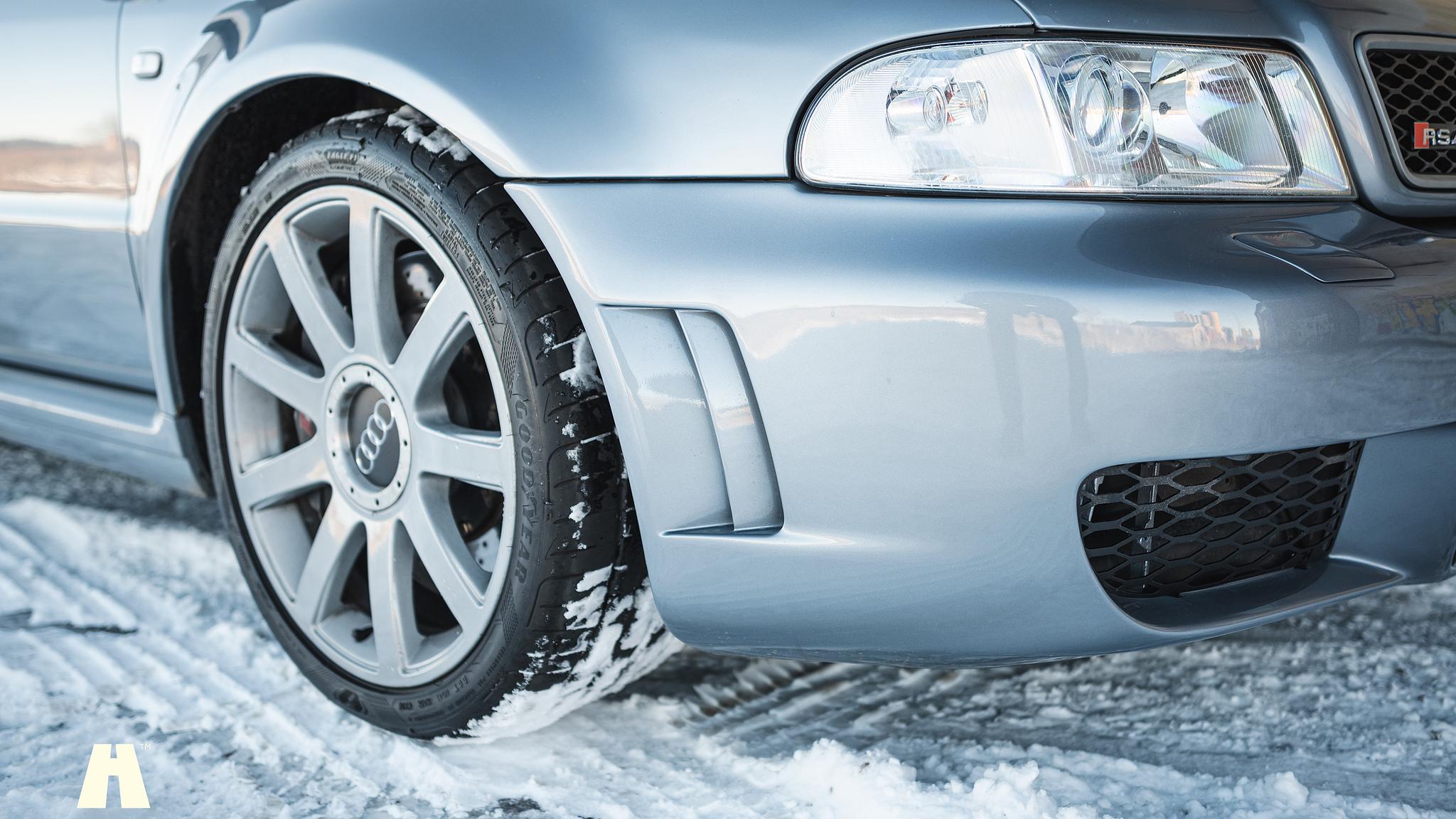 Exteriörbild på 2001 Audi RS4 B5 (22)