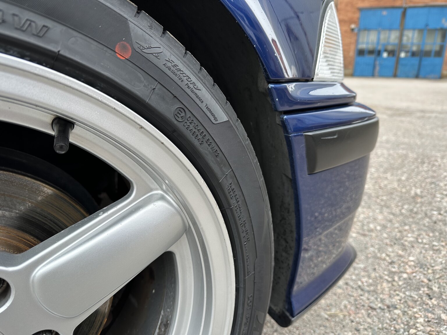 Exteriörbild på 1996 BMW 328i Coupé E36 M-Sport