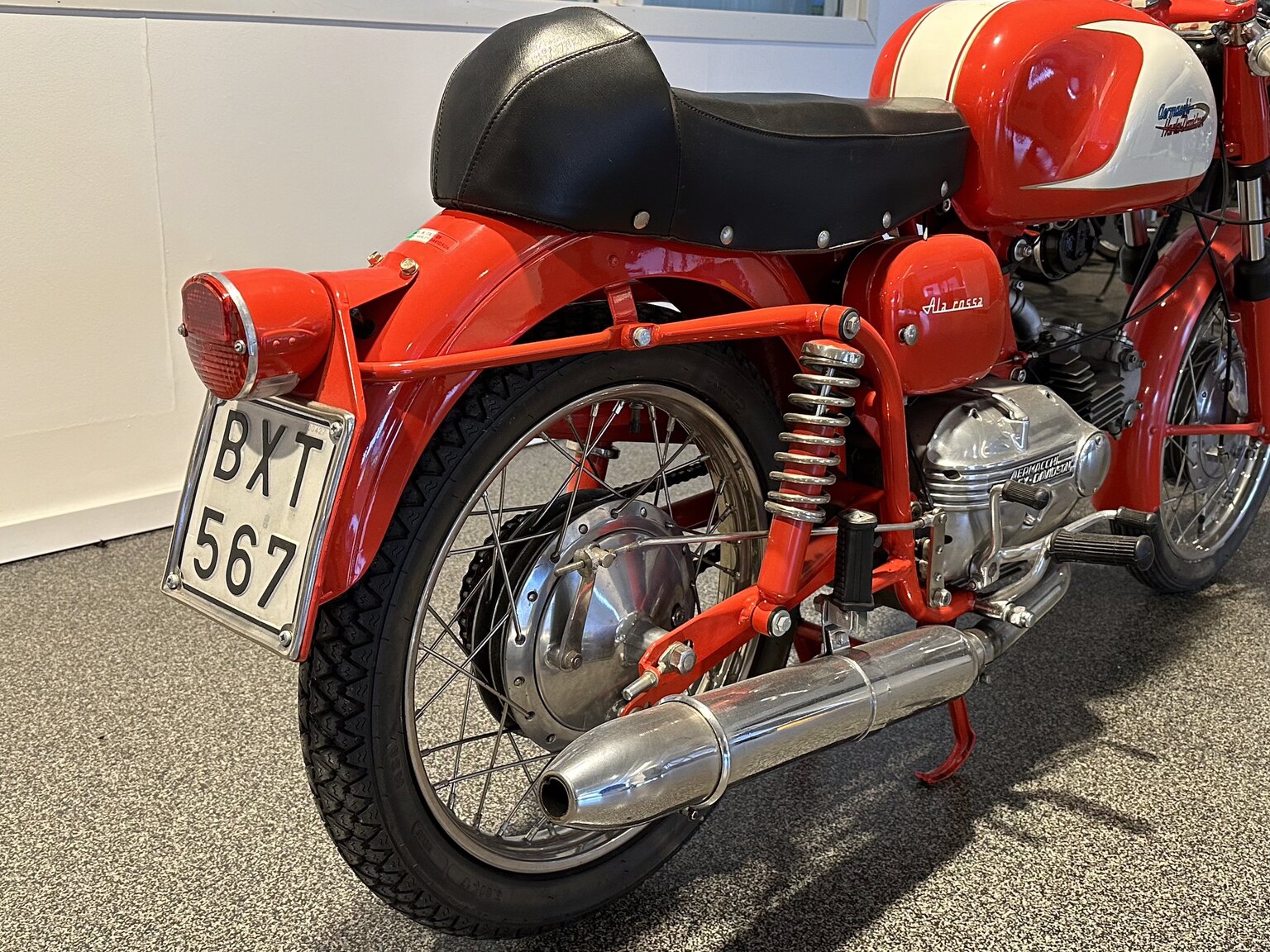 Exterior image of 1963 Aermacchi Harley-Davidson Ala Rossa