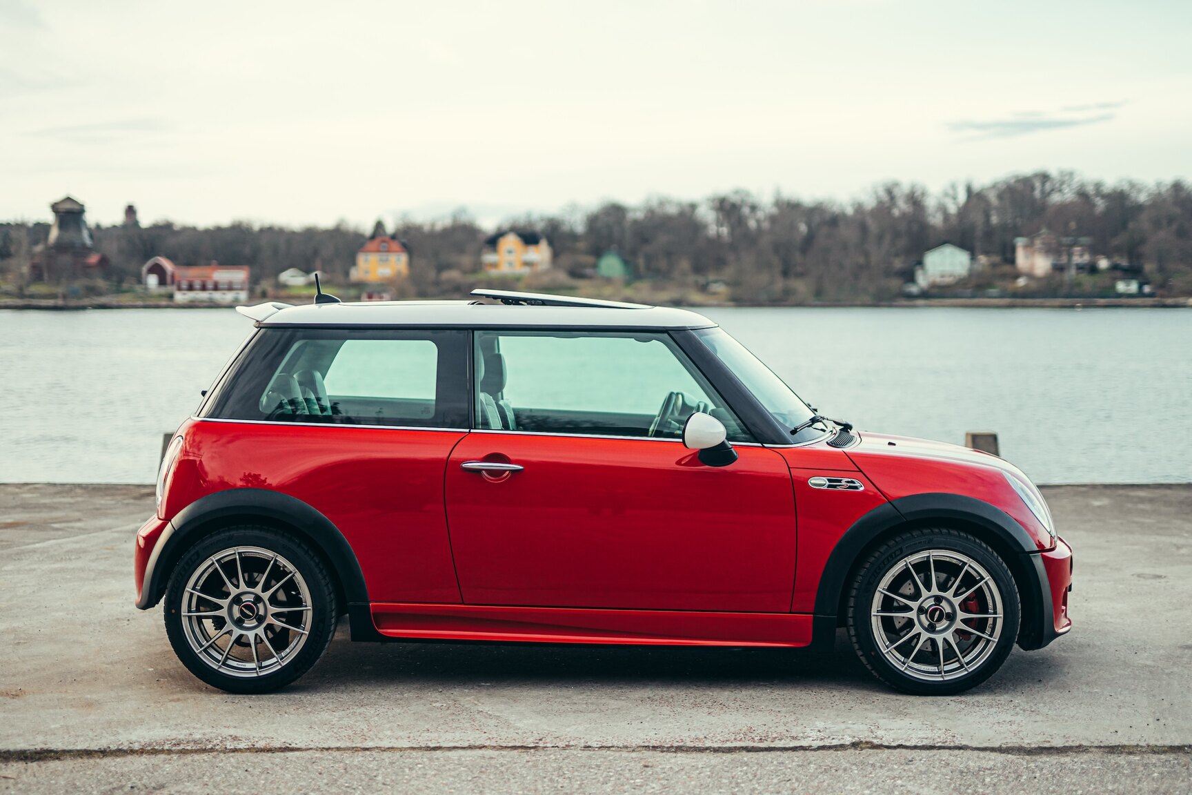 Exterior image of 2006 Mini Cooper John Cooper Works
