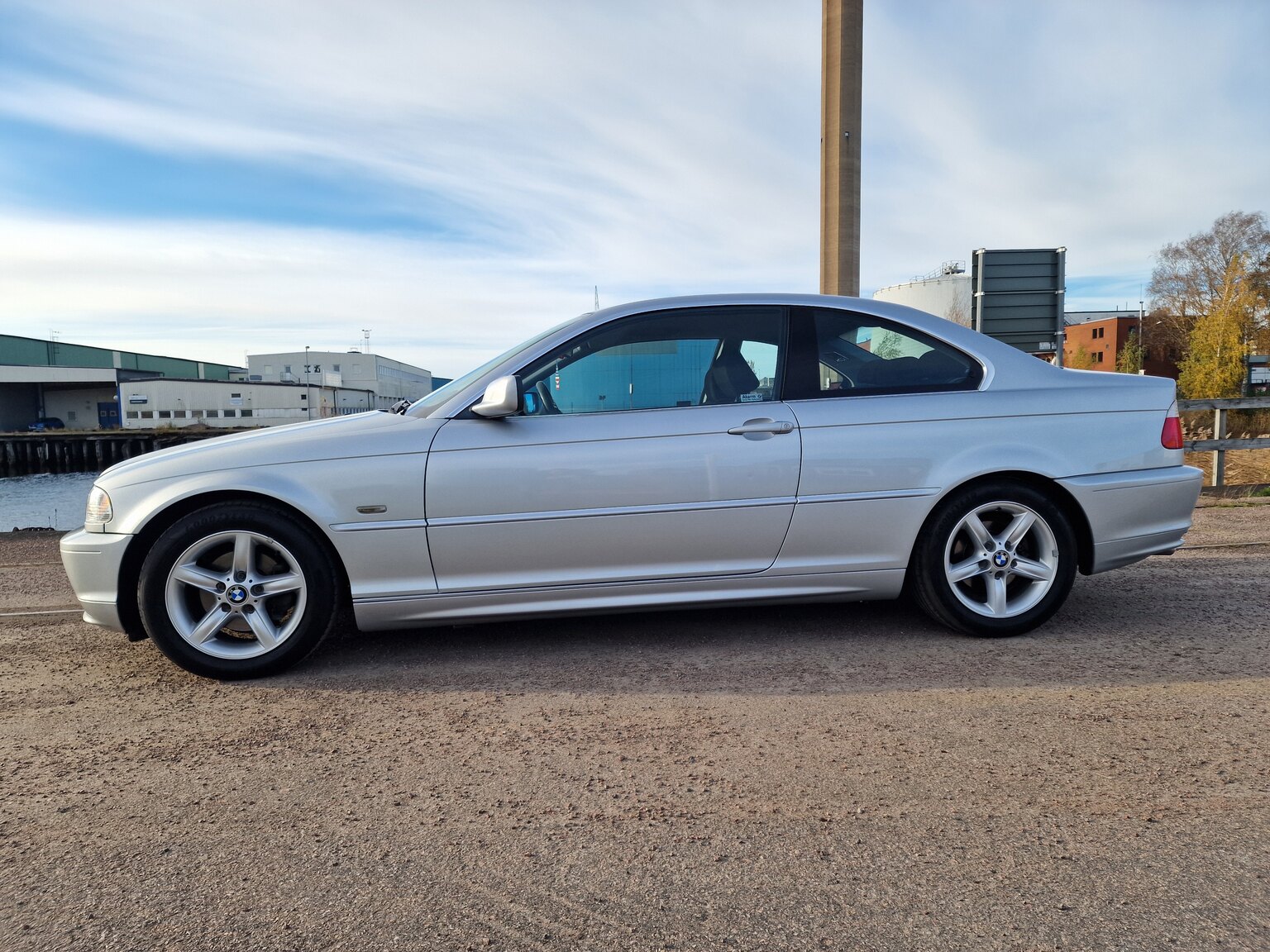 Exteriörbild på 2002 BMW 320Ci