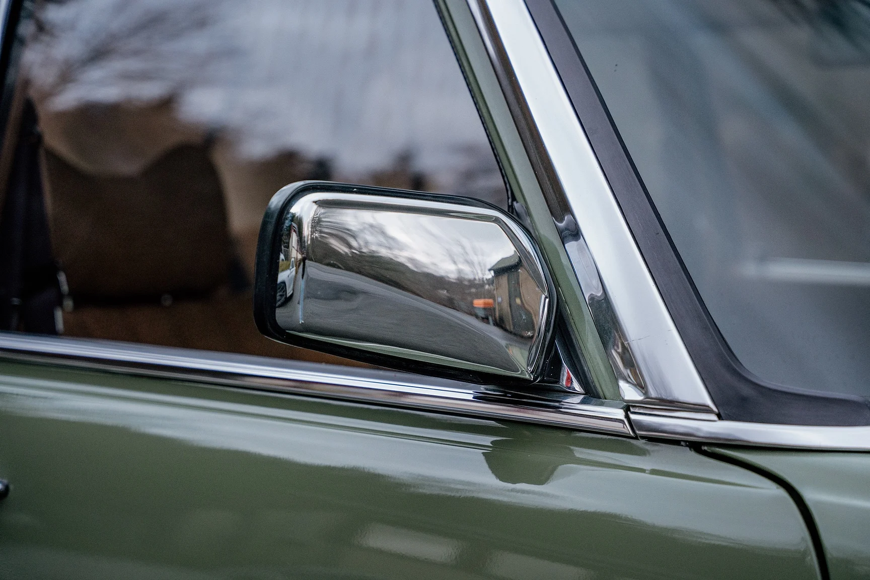 Exterior image of 1975 Mercedes-Benz 240 D 3.0 (28)