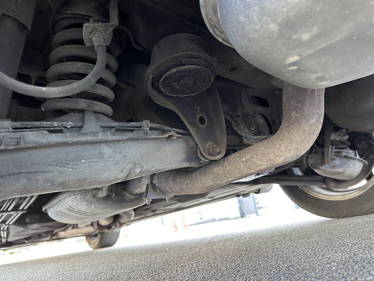 Image of 1992 Mercedes-Benz 300 CE-24 mechanics