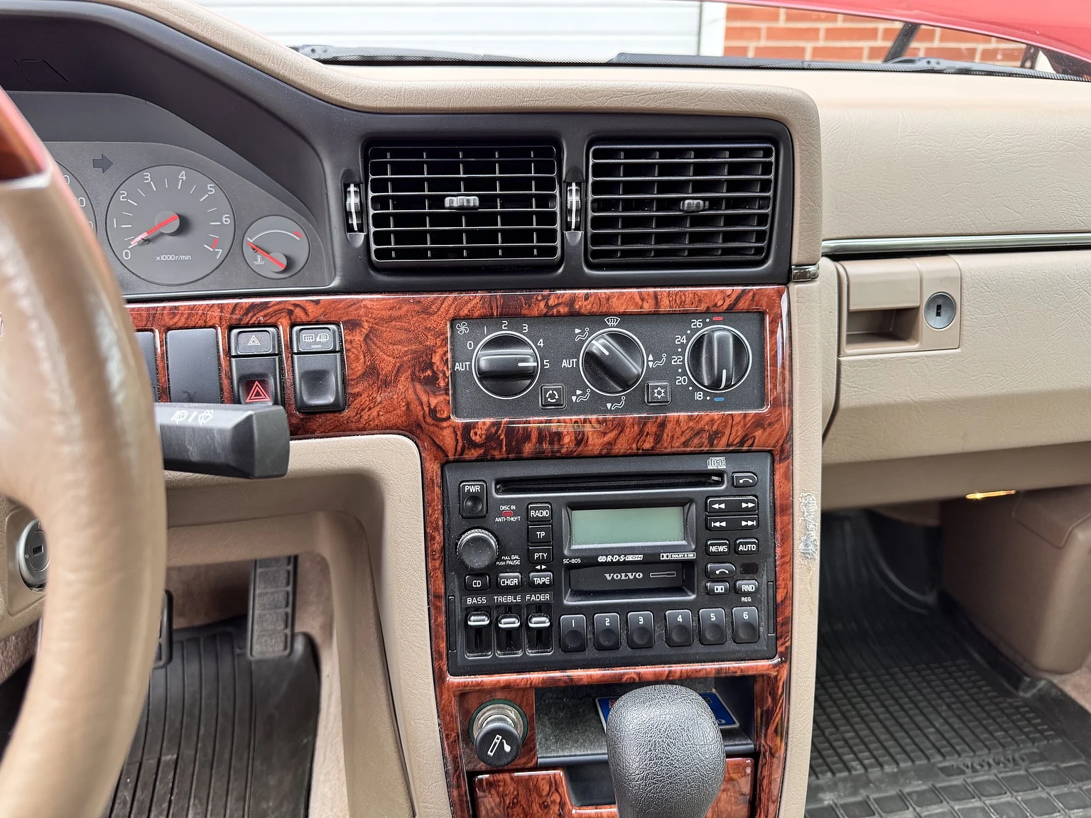 Interior image of 1998 Volvo S90 3.0 (47)