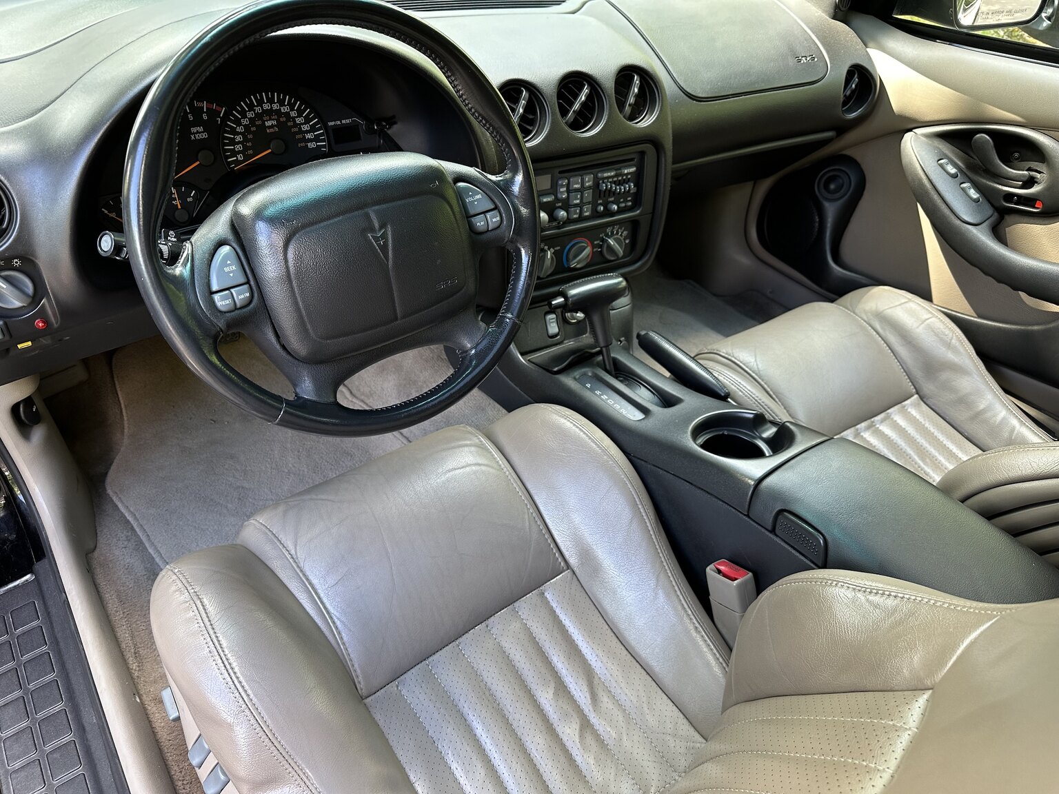 Interior image of 2000 Pontiac TransAm Firebird (1)