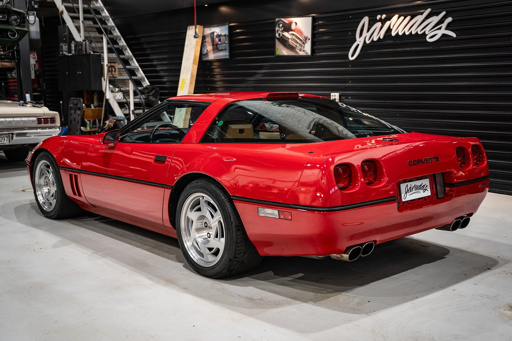 Exterior image of 1990 Chevrolet Corvette ZR-1 (10)