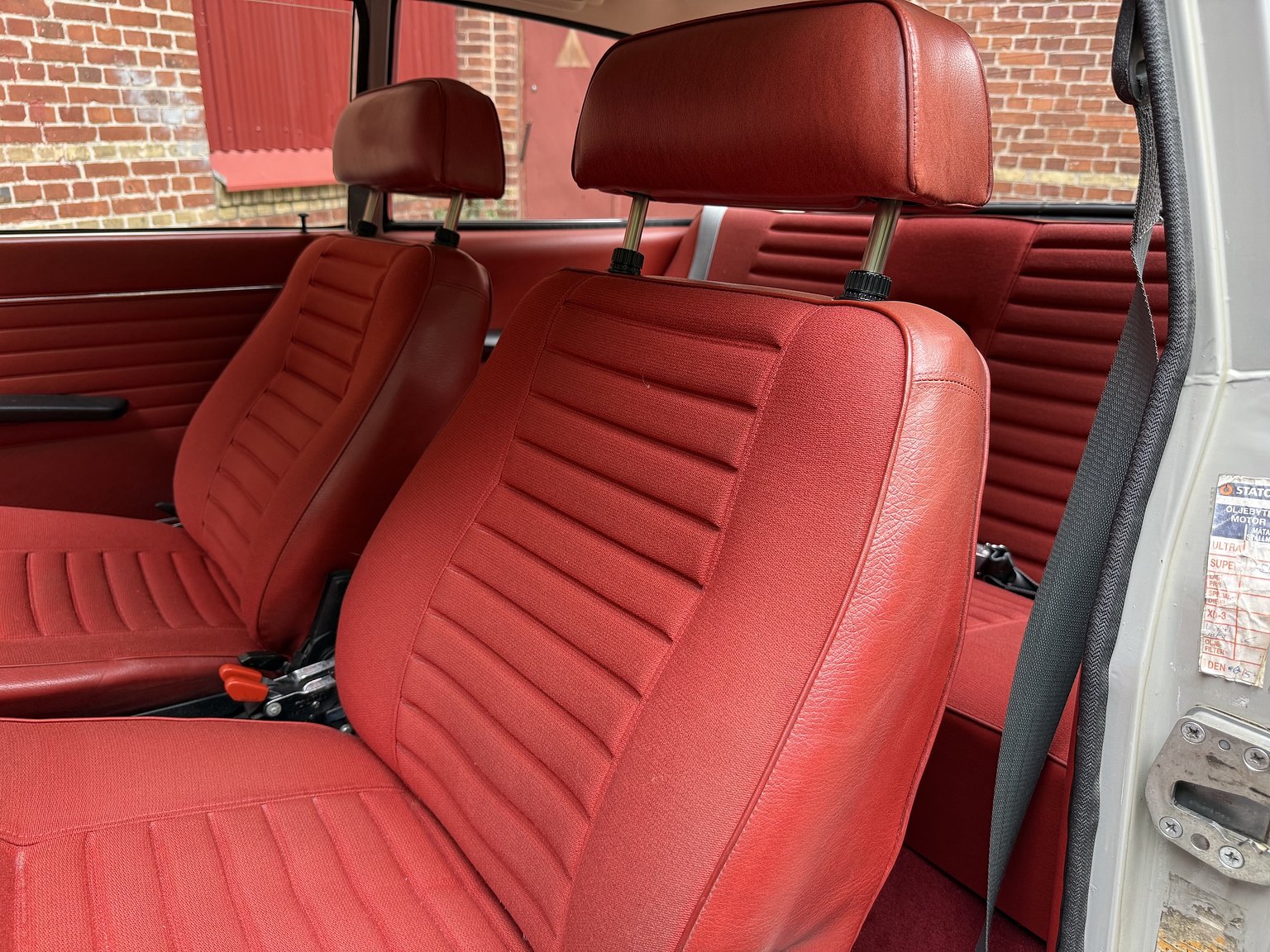 Interior image of 1970 Volvo 142 Automatic