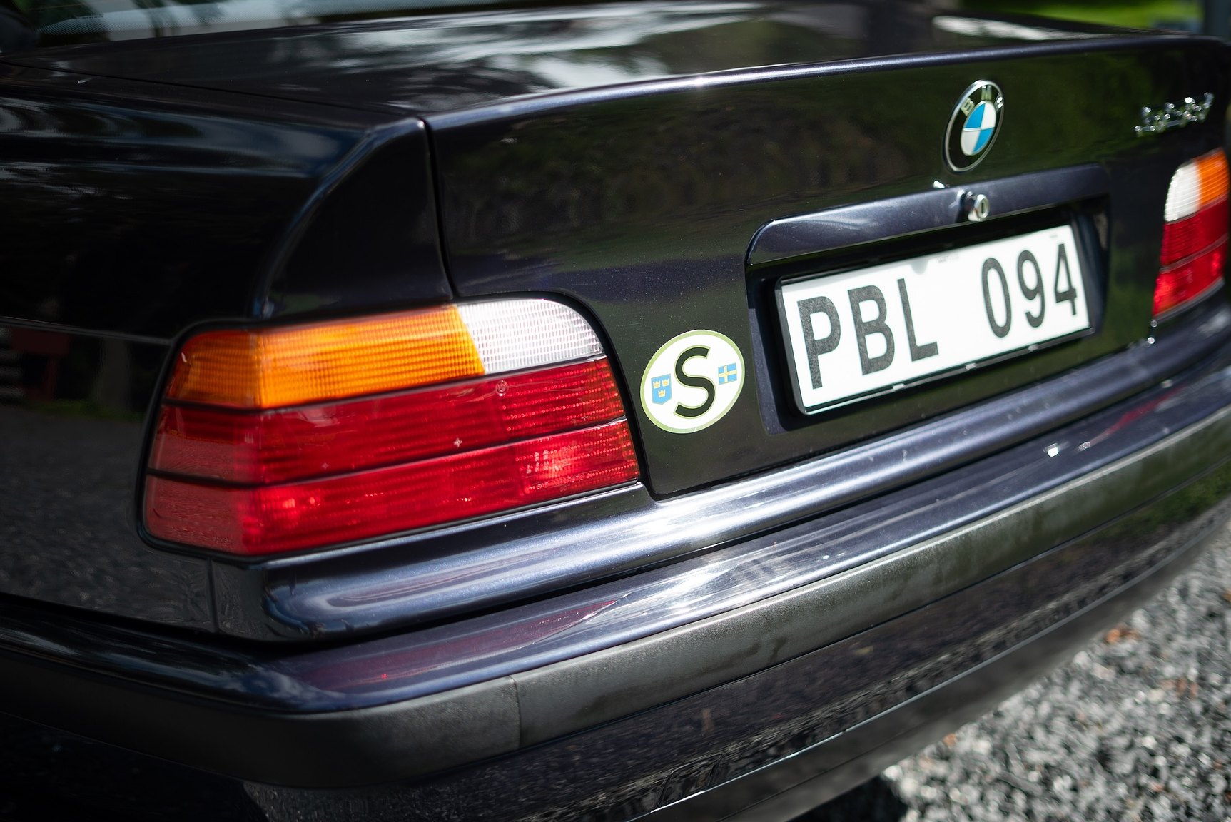 Exterior image of 1997 BMW 328i Coupé Automatisk