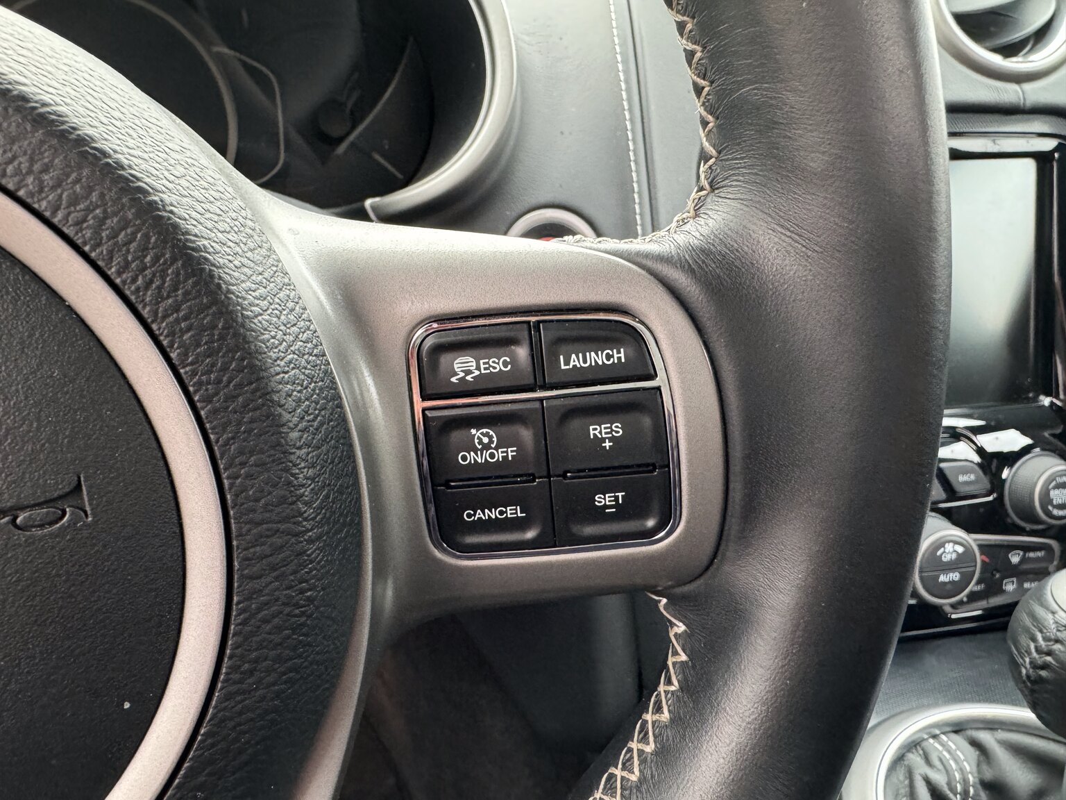 Interior image of 2014 Dodge Viper GTS (15)