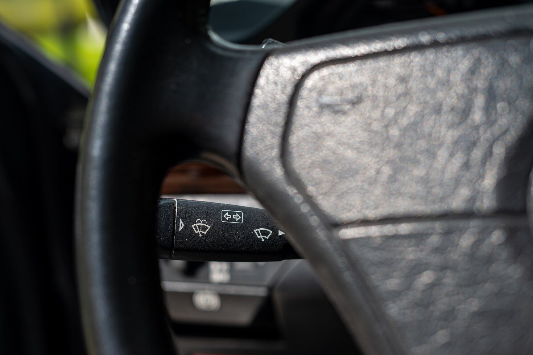 Interior image of 1993 Mercedes-Benz 400 E