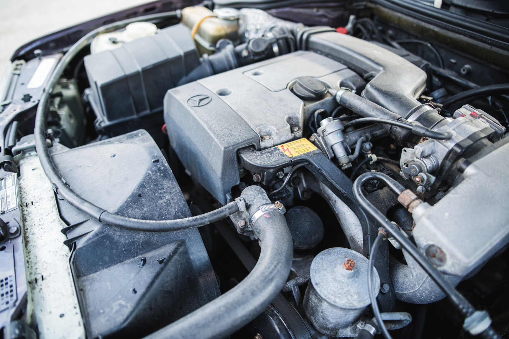 Image of 1993 Mercedes-Benz E 220 mechanics