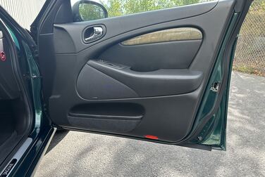 Interior image of 2003 Jaguar S-Type R