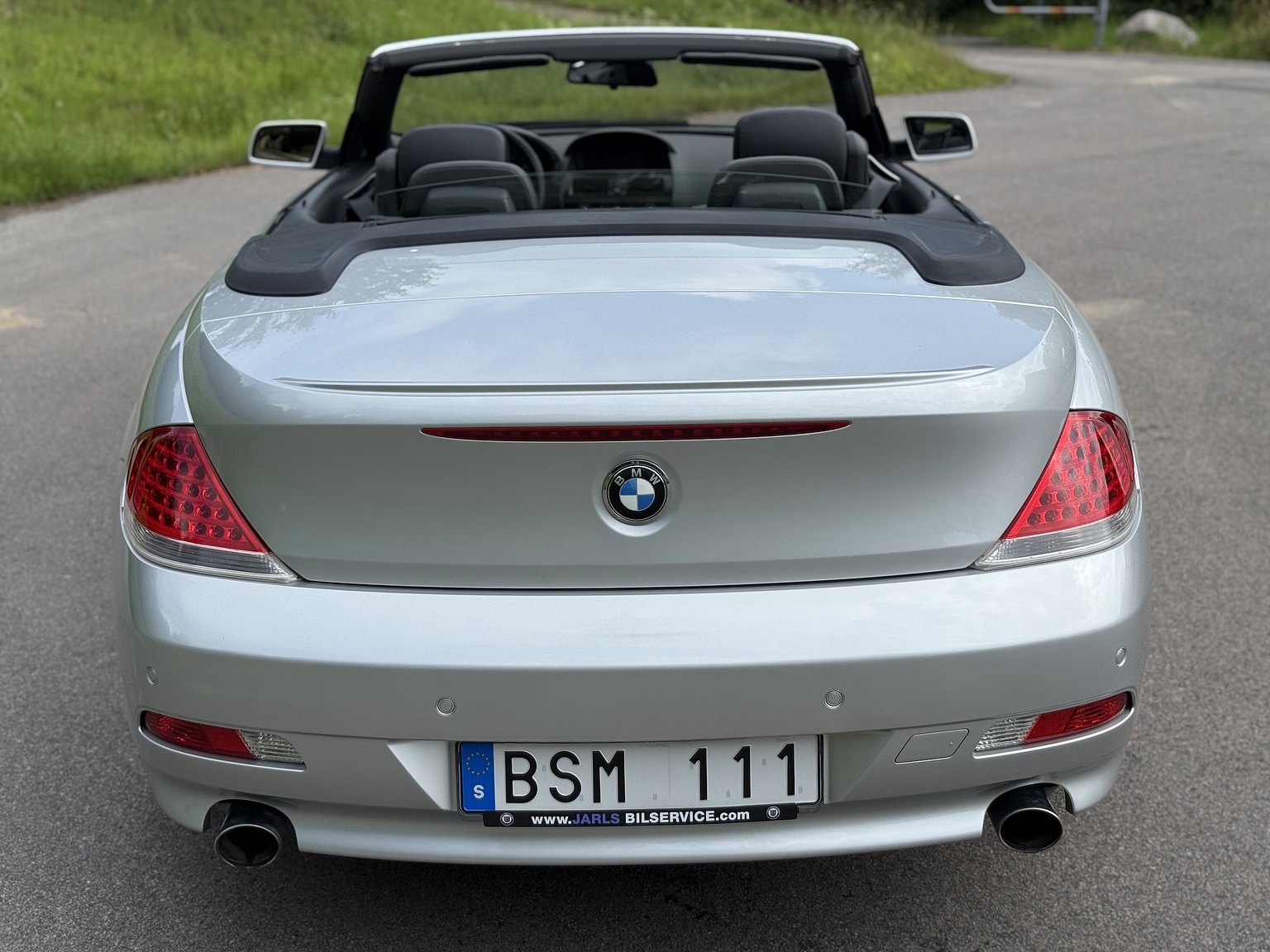 Exterior image of 2004 BMW 645Ci Convertible