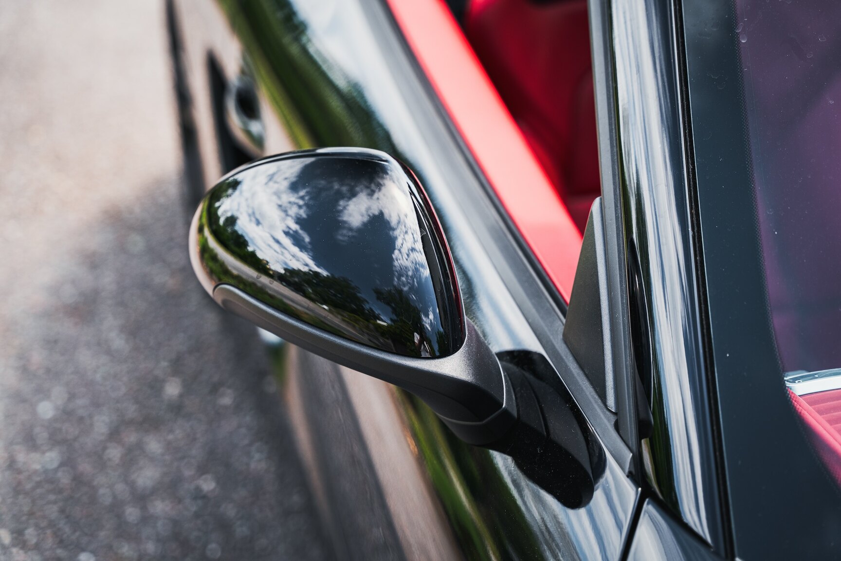 Exterior image of 2013 Porsche Boxster S (34)
