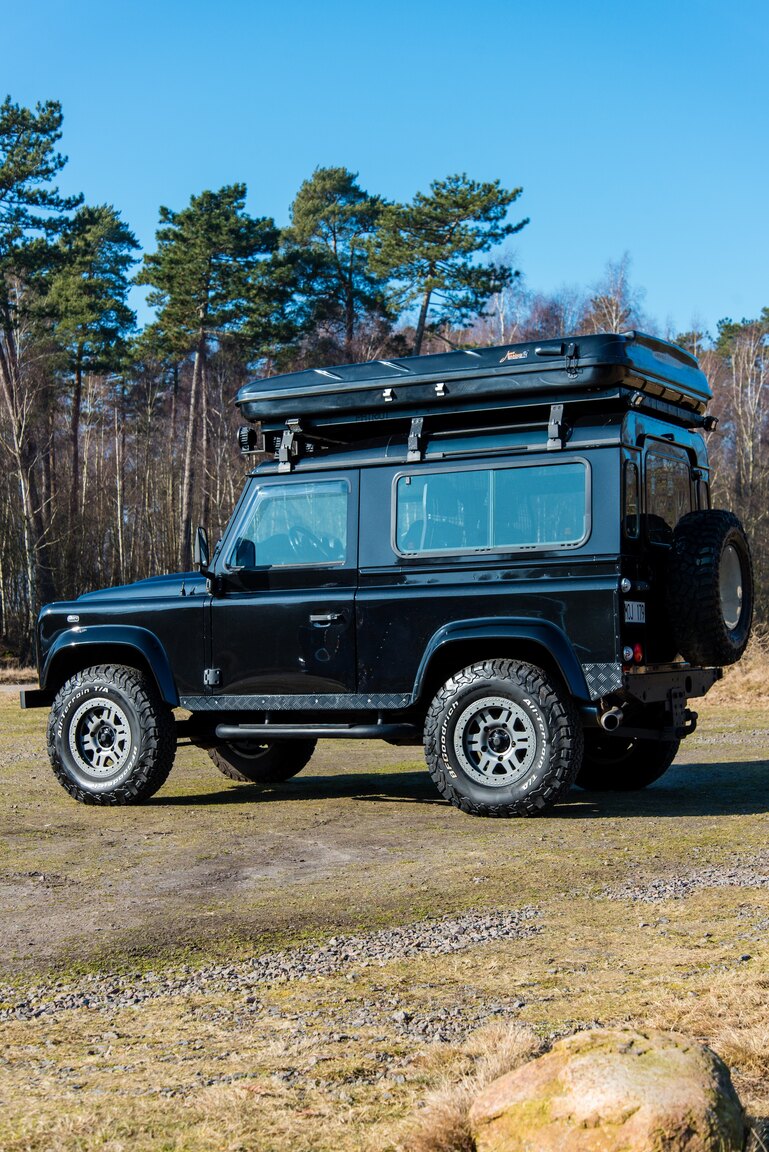 Exterior image of 2009 Land Rover Defender 90 2.4 TD4 4x4