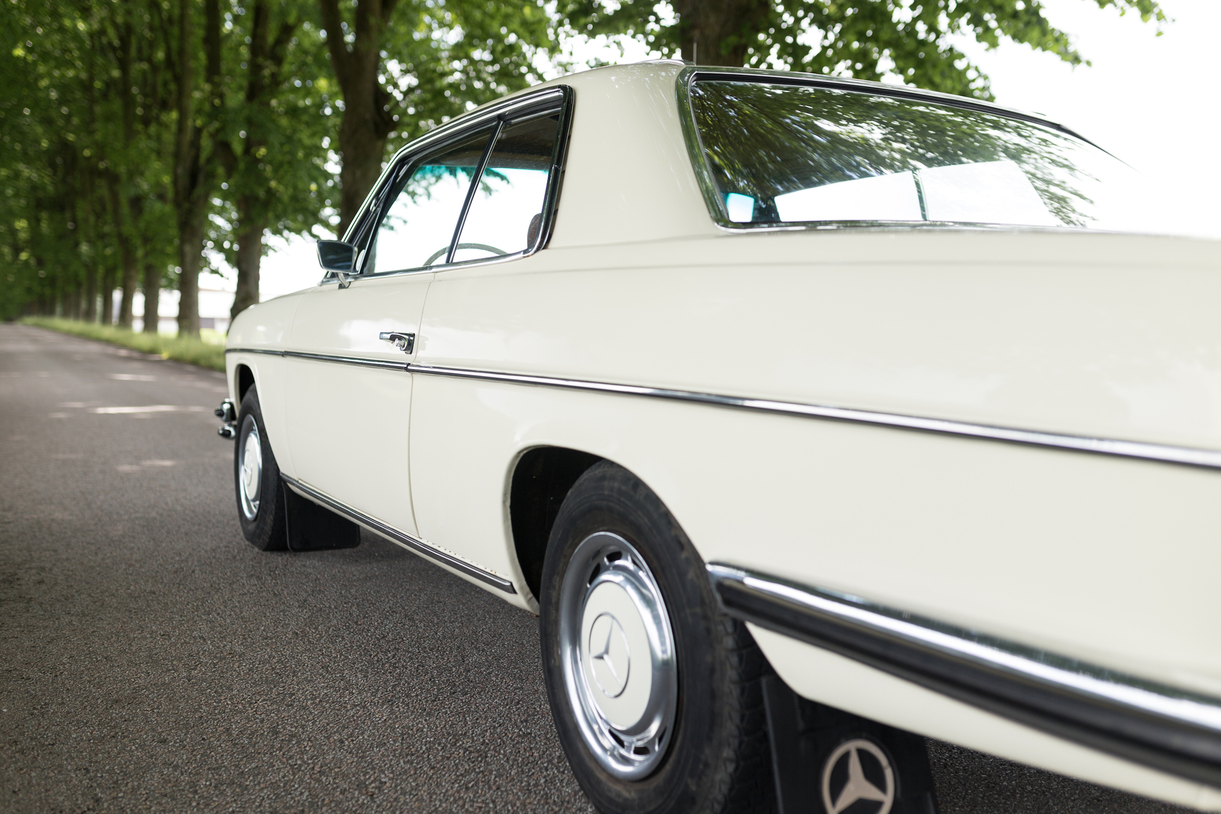 Aussenfoto 1971 Mercedes 250 C