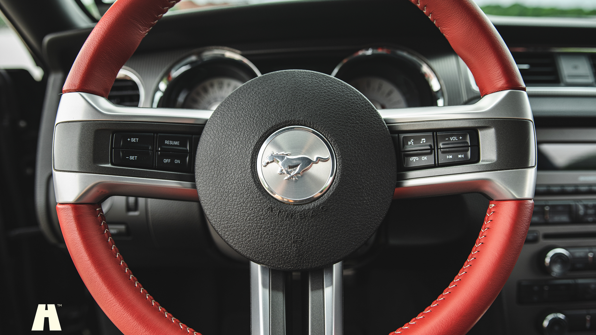 Interior image of 2010 Ford Mustang GT 