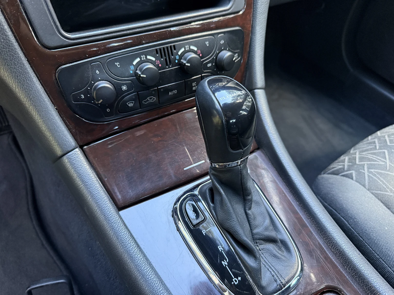 Innenraumfoto von 2002 Mercedes-Benz C 320 T (23)
