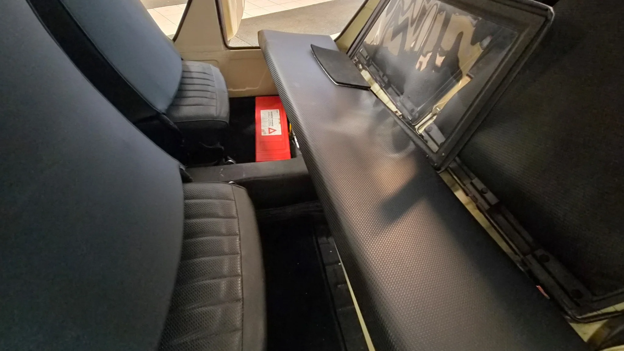 Innenraumfoto von 1973 Volkswagen Type 181 (33)