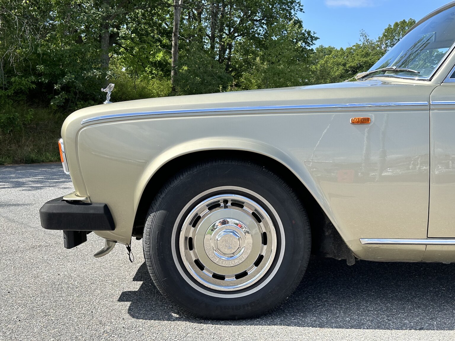 Exteriörbild på 1979 Rolls Royce Silver Shadow
