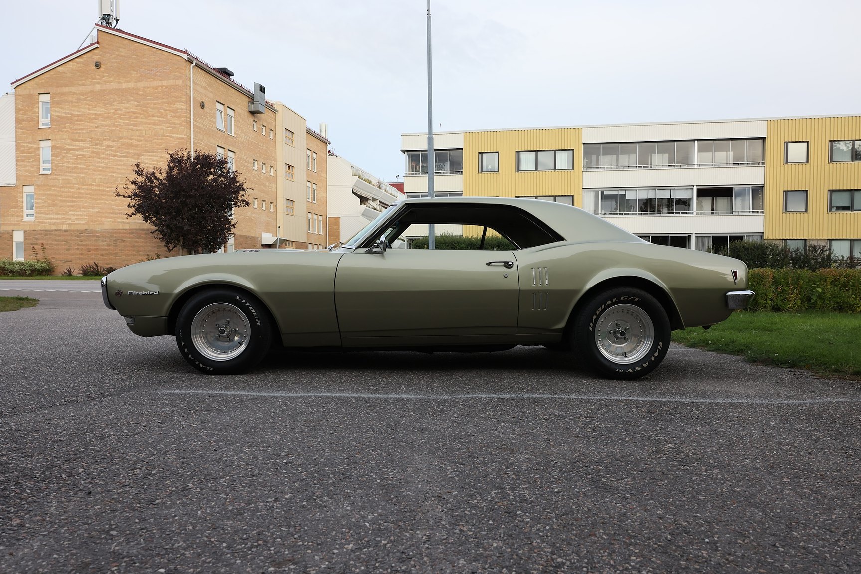 Exterior image of 1968 Pontiac Firebird 400 Ram Air