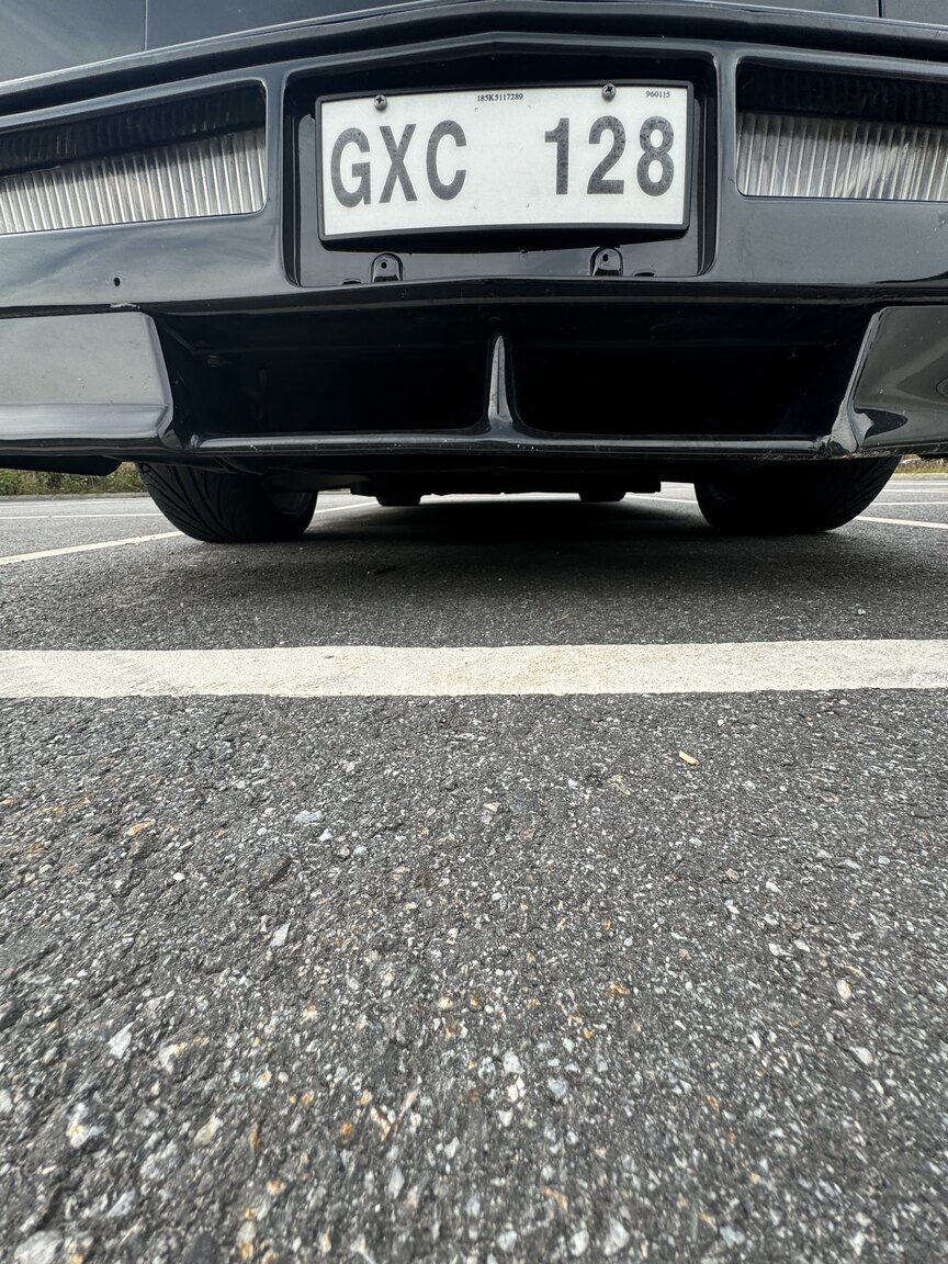 Exterior image of 1989 Chevrolet Corvette 