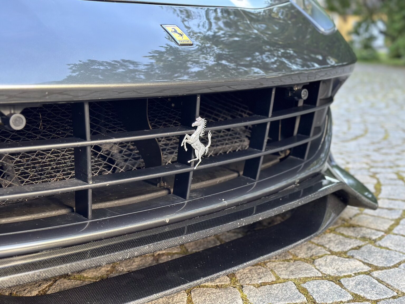 Exteriörbild på 2013 Ferrari F12 Berlinetta