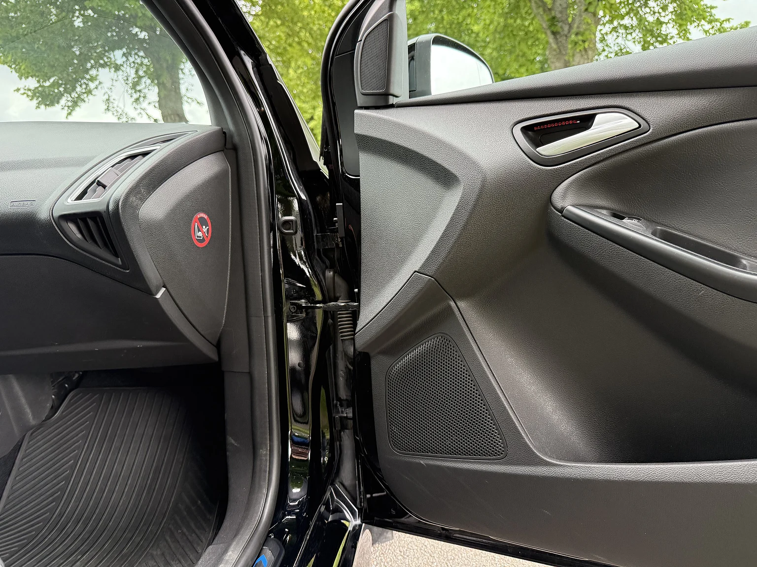Interior image of 2016 Ford Focus RS (59)