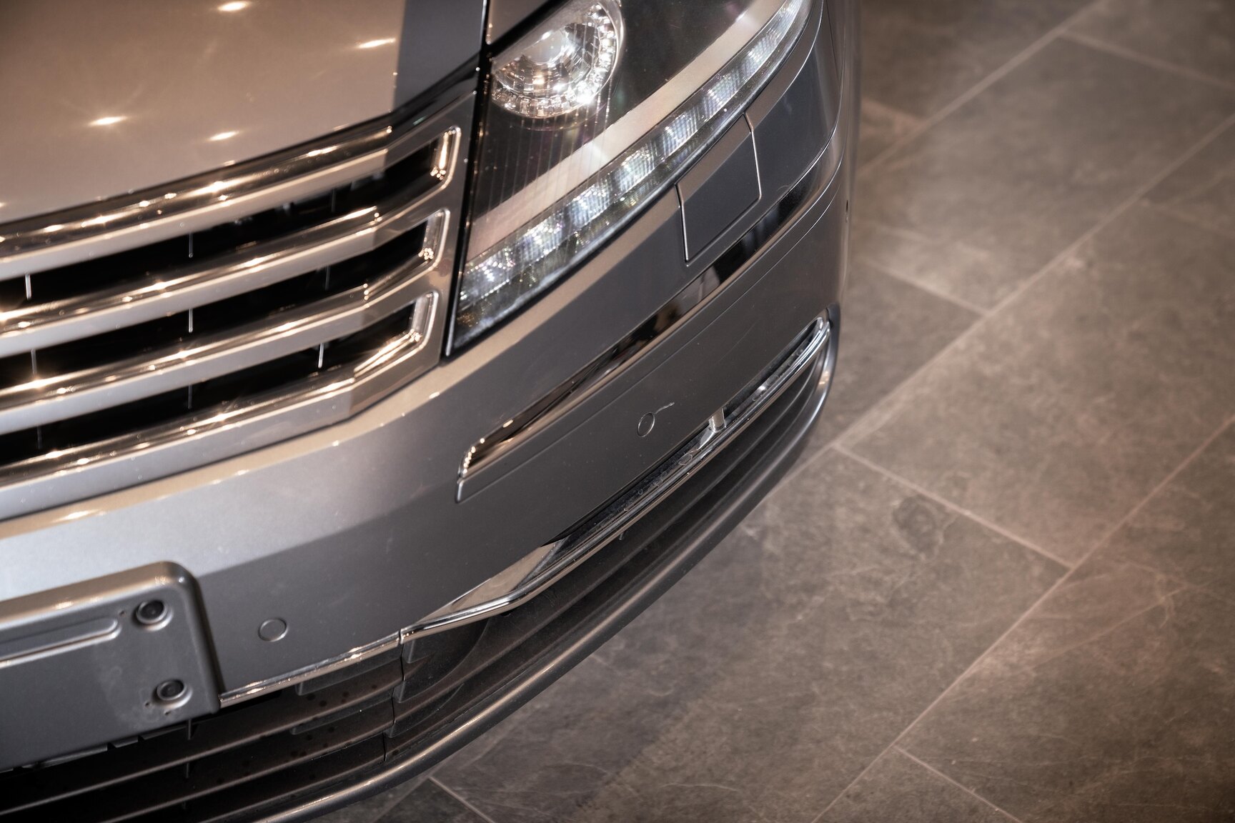 Exteriörbild på 2012 Volkswagen Phaeton 3.0 TDI 4Motion
